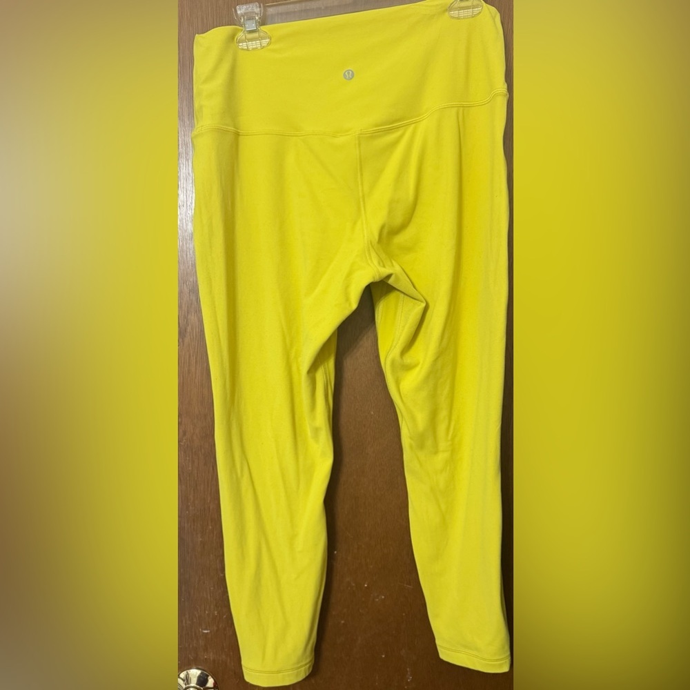 Lululemon Align Pant 28” double lined
Yellow Pear